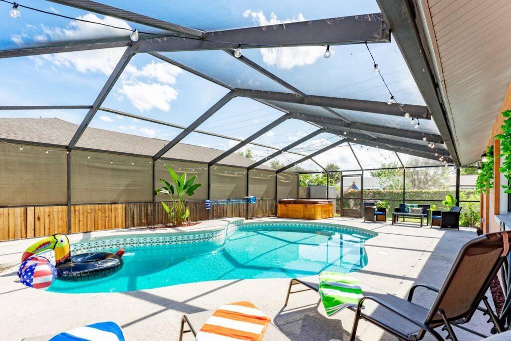 The Pelican/Pool/Hottub/Gameroom Brandon Ngoại thất bức ảnh